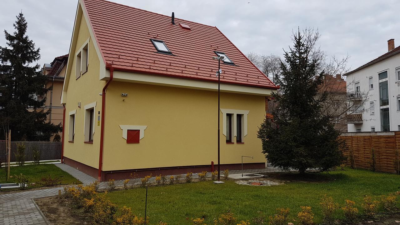 Poroszlay Apartman ديبريتْسين المظهر الخارجي الصورة